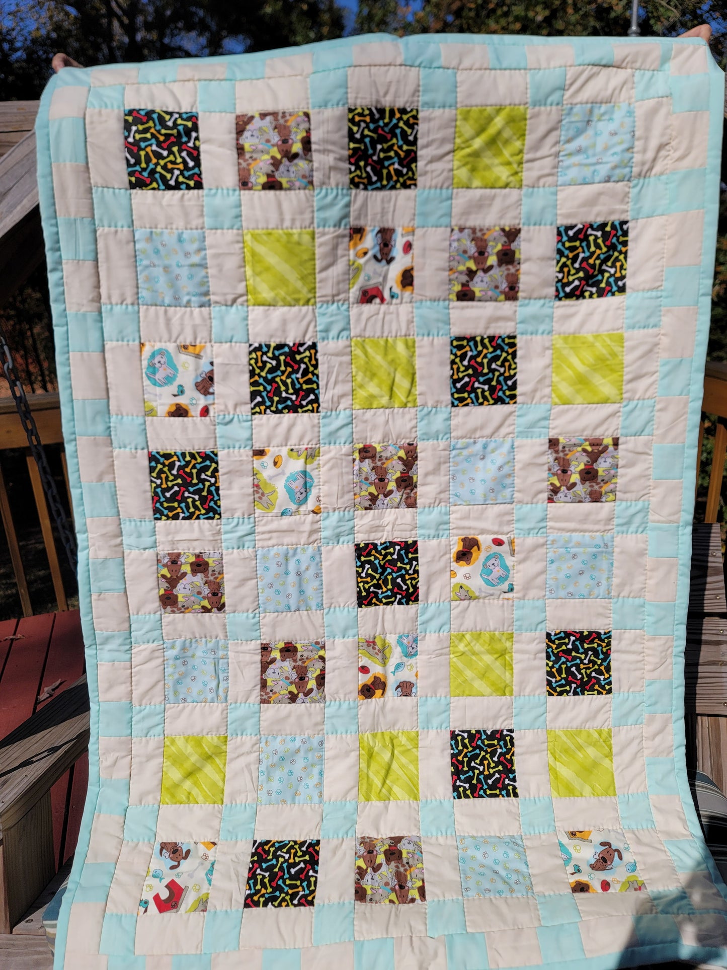 Adorable puppy theme print Baby Quilt